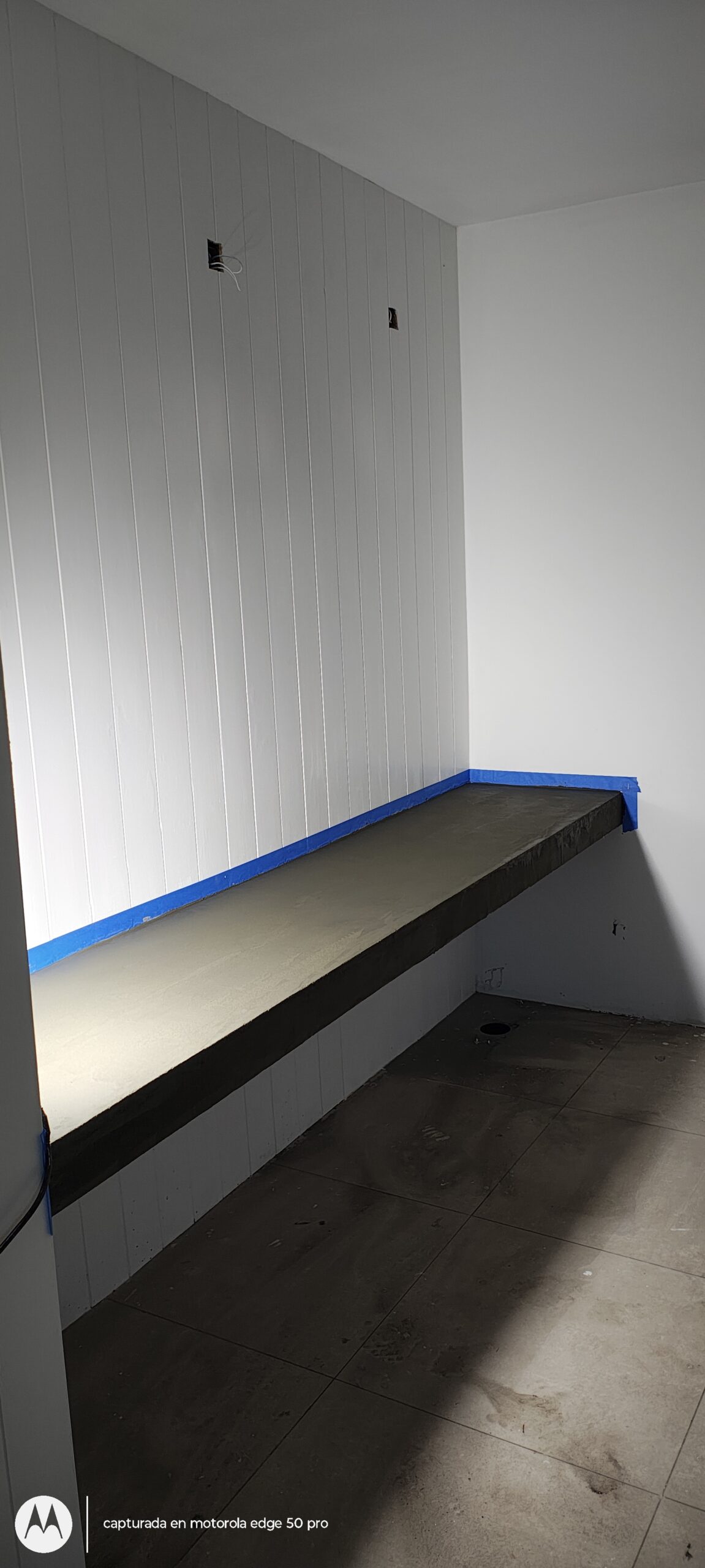 alisados-de-cemento-en-mesada-para-lavamanos-publico